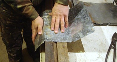 Бункерная кормушка из оцинковки своими руками